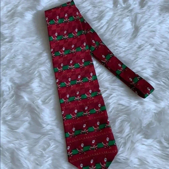 Hallmark Holiday Traditions Golfing Santa Tie - Picture 5 of 5